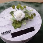 urne de mariage champetre chic avec fleurs