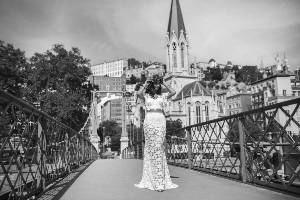 La tendance de la robe de mariée deux pièces avec top et jupe séparés