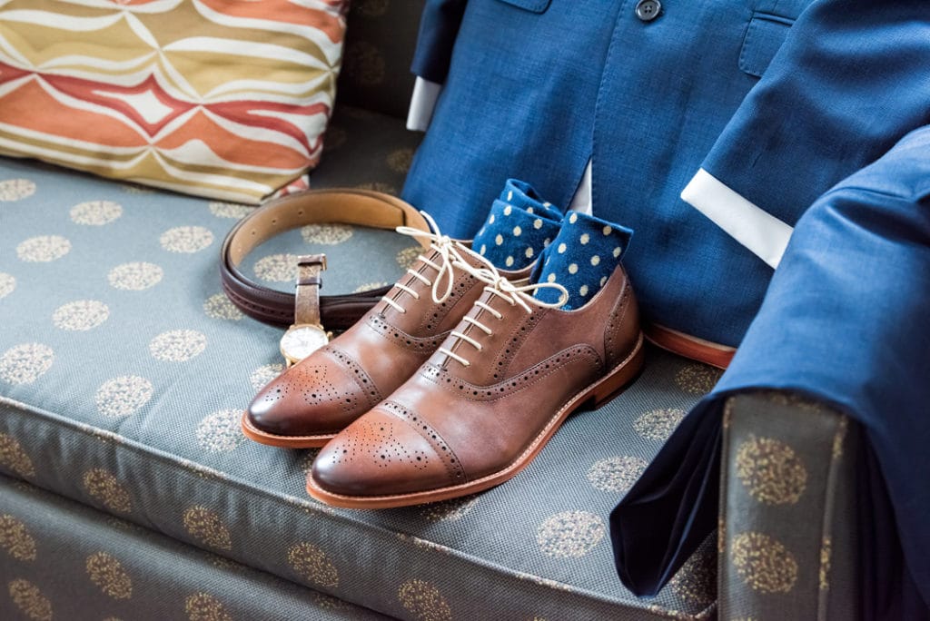 Comment porter le costume de mariage homme bleu marine
