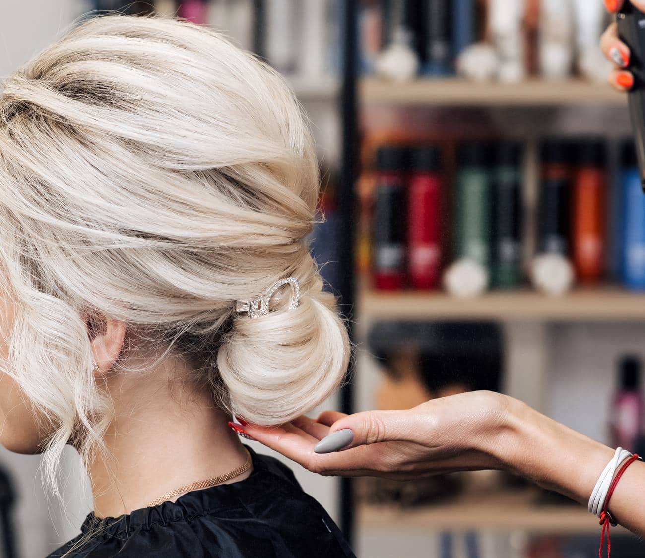 10 coiffures de mariage pour cheveux longs