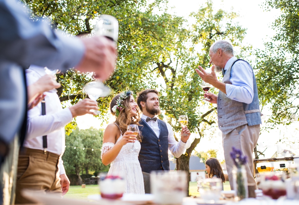 Comment faire un discours témoin mariage sans faux pas 