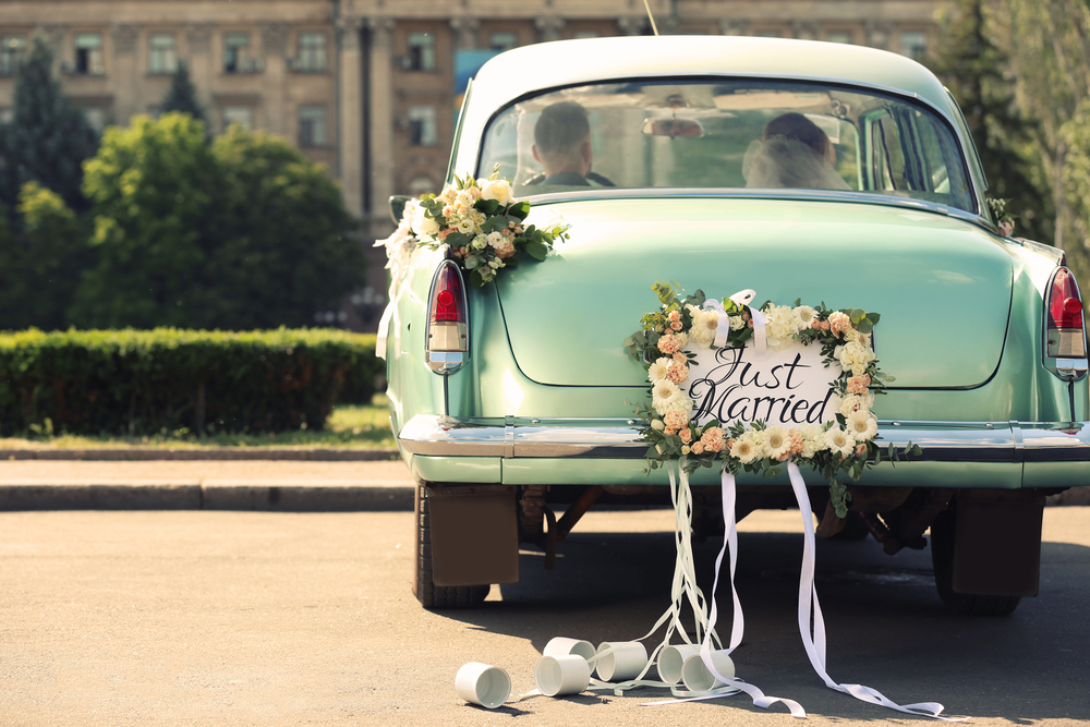20 idées de décoration de voiture de mariage