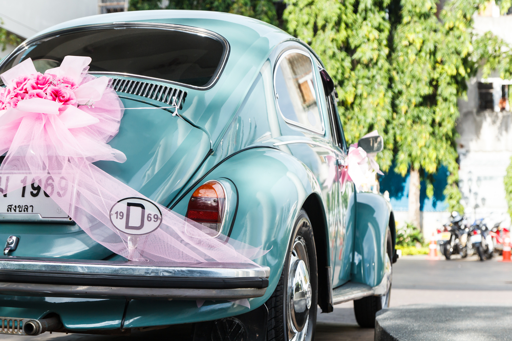 Voiture balai de mariage  vraiment utile 