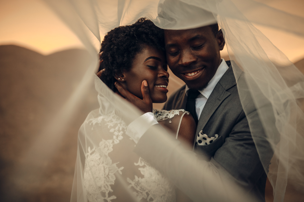 Belle photos de mariage couple black stylé