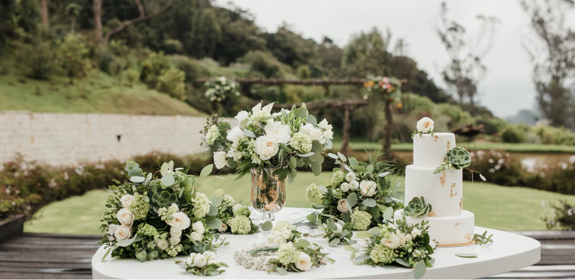 10 décos fleuries incroyables que peut faire un fleuriste de mariage