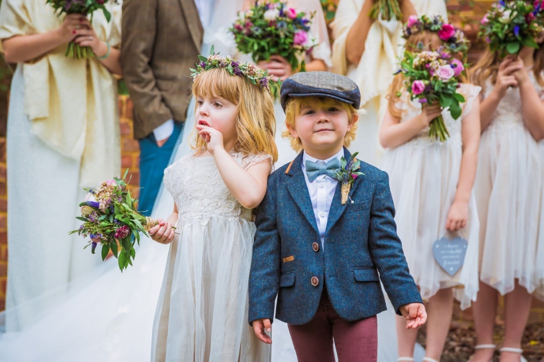 How to dress children for a preppy wedding?