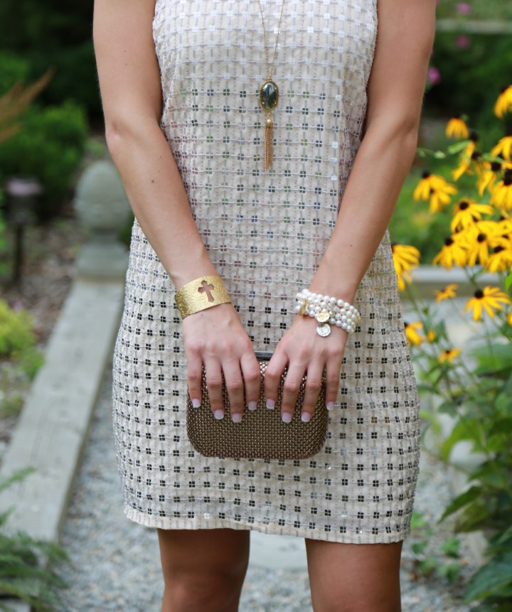 Comment accessoiriser une tenue d’invitée avec un sac de luxe