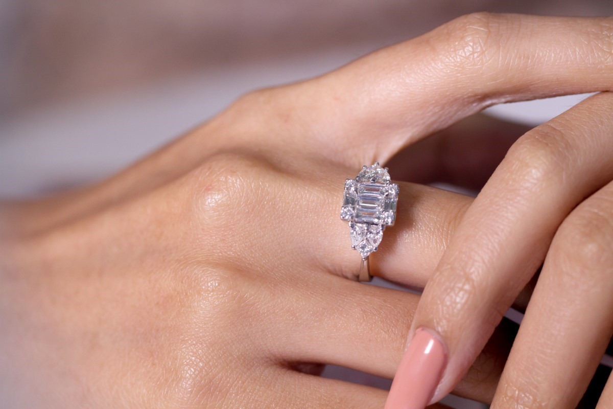 Quartz rose, diamant, saphir : les pierres (précieuses) qui parlent d’amour
